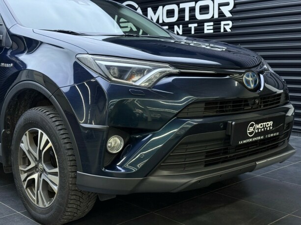 toyota-rav4-elektrisitetbensin-2016-big-3