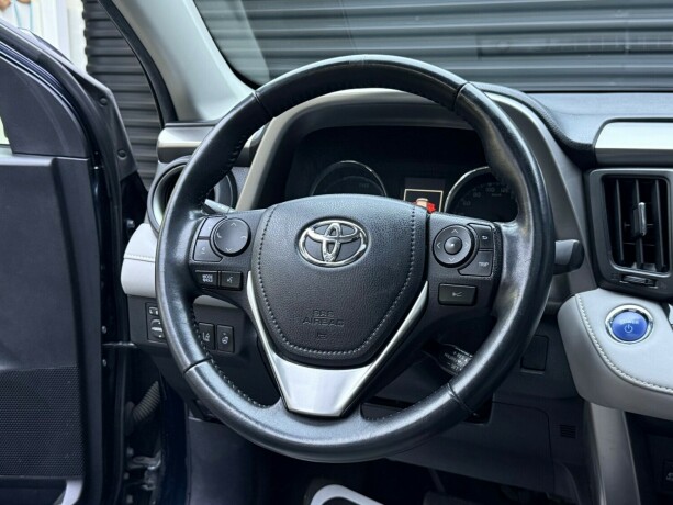 toyota-rav4-elektrisitetbensin-2016-big-12