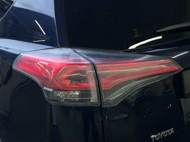 toyota-rav4-elektrisitetbensin-2016-big-7