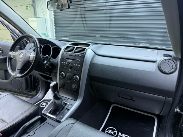 suzuki-grand-vitara-bensin-2008-big-11