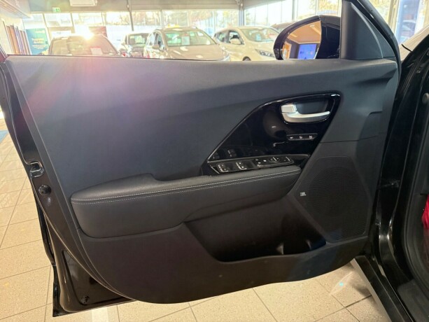 kia-niro-plug-in-petrol-2018-big-9