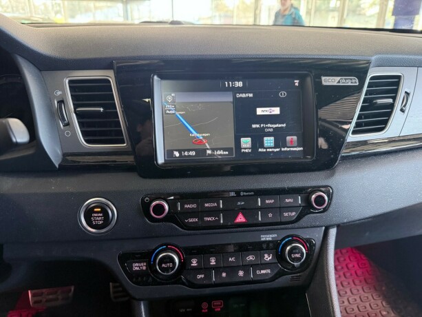 kia-niro-plug-in-petrol-2018-big-22