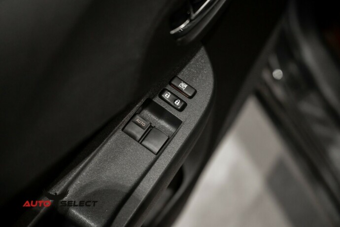 toyota-verso-s-diesel-2012-big-20