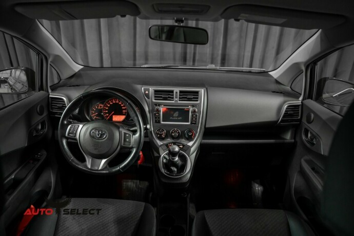 toyota-verso-s-diesel-2012-big-28