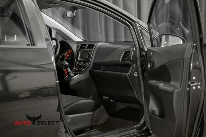 toyota-verso-s-diesel-2012-big-16