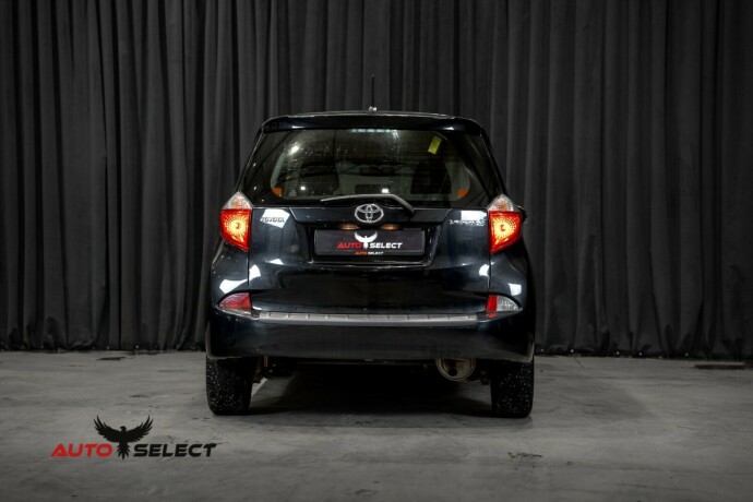 toyota-verso-s-diesel-2012-big-8