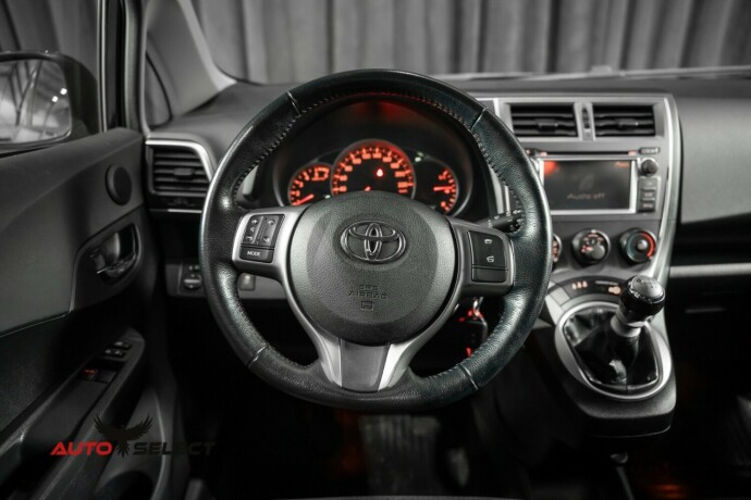 toyota-verso-s-diesel-2012-big-23