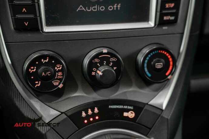 toyota-verso-s-diesel-2012-big-29