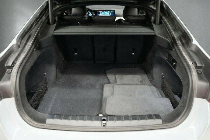 bmw-i4-m50-elektrisitet-2022-big-18