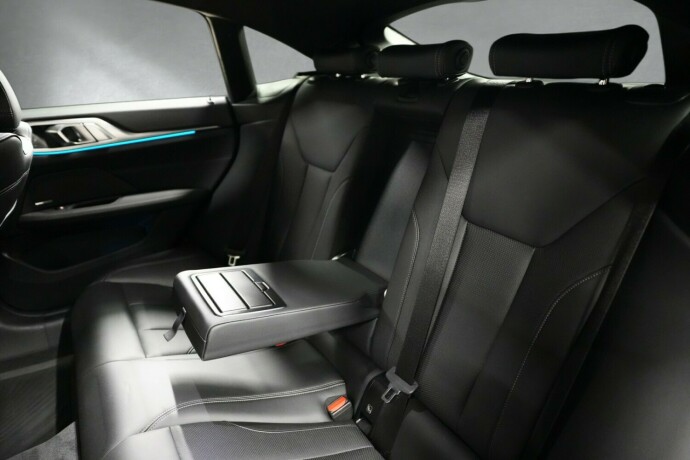 bmw-i4-m50-elektrisitet-2022-big-16