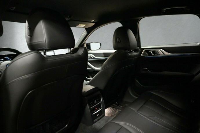 bmw-i4-m50-elektrisitet-2022-big-17