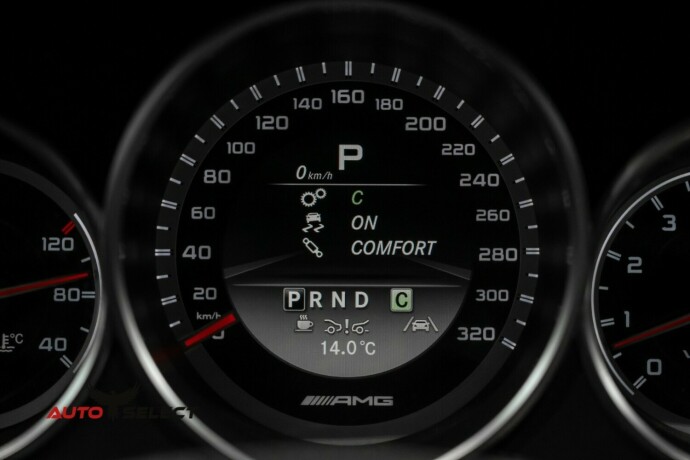 mercedes-benz-cls-bensin-2012-big-42