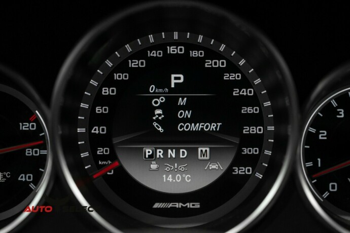 mercedes-benz-cls-bensin-2012-big-40