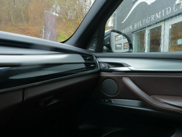 bmw-x5-elektrisitetbensin-2017-big-14