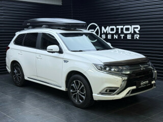 Mitsubishi | Outlander | Elektrisitet+bensin | 2020