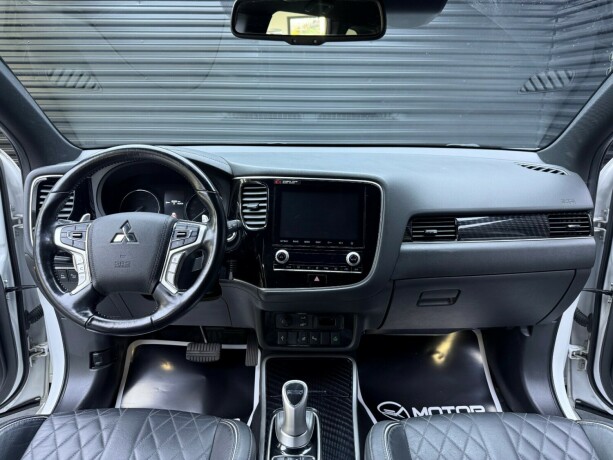 mitsubishi-outlander-elektrisitetbensin-2020-big-8