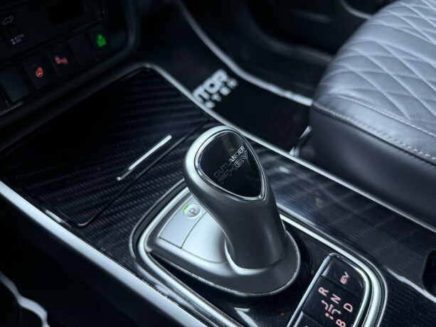 mitsubishi-outlander-elektrisitetbensin-2020-big-25