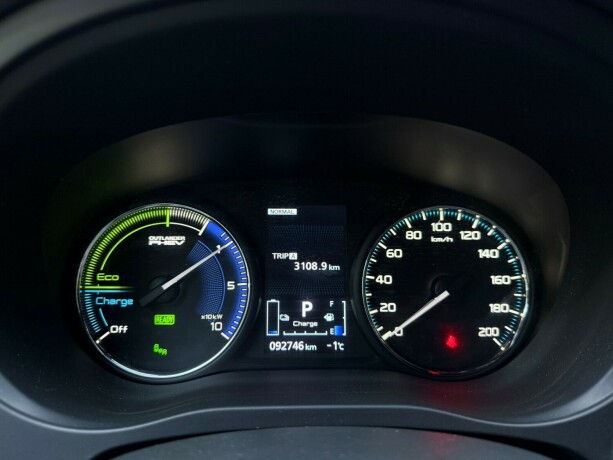 mitsubishi-outlander-elektrisitetbensin-2020-big-15