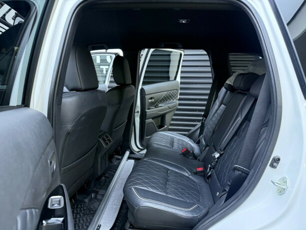 mitsubishi-outlander-elektrisitetbensin-2020-big-29