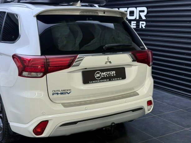 mitsubishi-outlander-elektrisitetbensin-2020-big-5