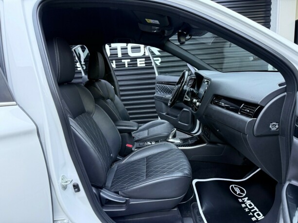 mitsubishi-outlander-elektrisitetbensin-2020-big-28