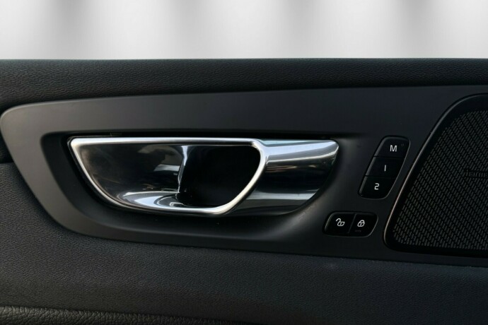 volvo-xc-60-plug-in-petrol-2020-big-43