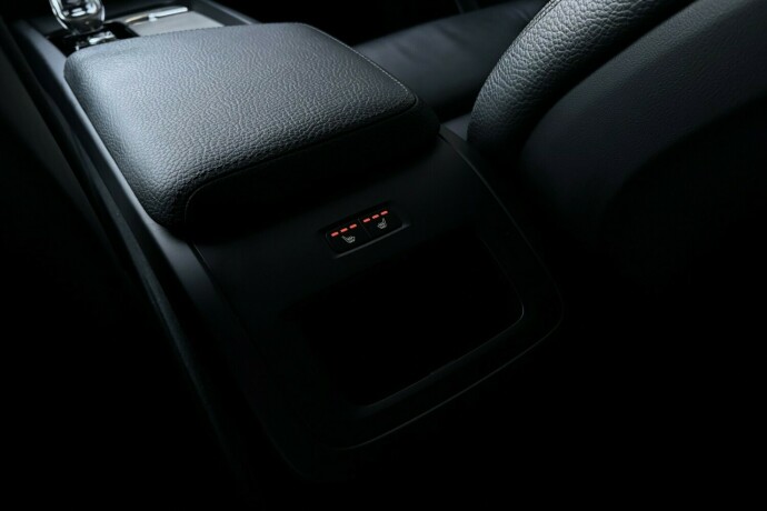 volvo-xc-60-plug-in-petrol-2020-big-26