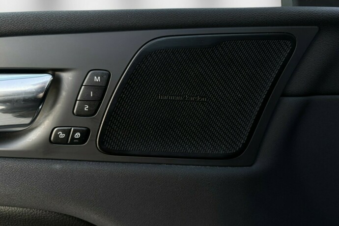 volvo-xc-60-plug-in-petrol-2020-big-42