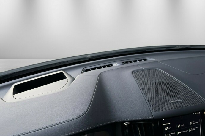 volvo-xc-60-plug-in-petrol-2020-big-17