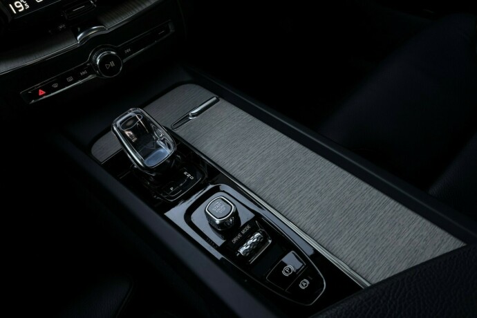 volvo-xc-60-plug-in-petrol-2020-big-27