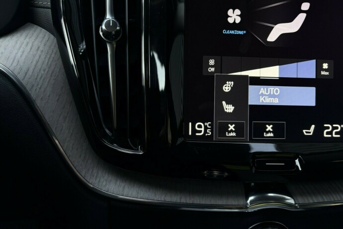 volvo-xc-60-plug-in-petrol-2020-big-40