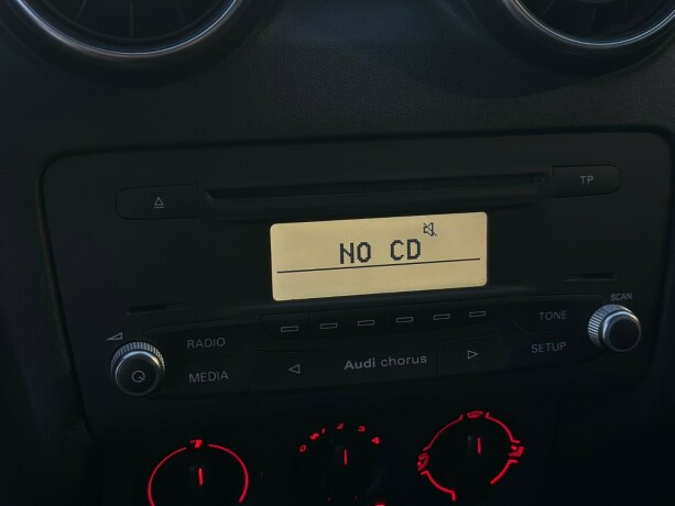 audi-a1-bensin-2011-big-18