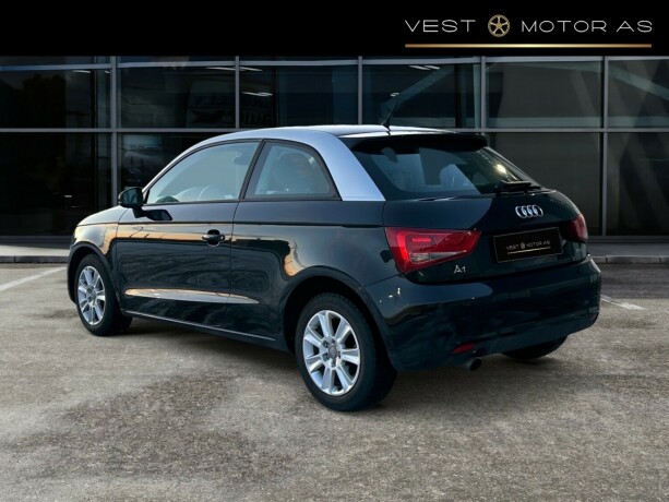 audi-a1-bensin-2011-big-4