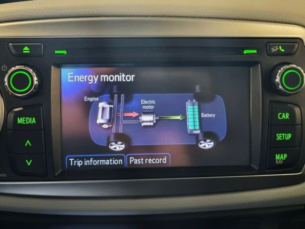 toyota-yaris-elektrisitetbensin-2014-big-15