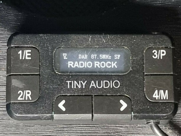 toyota-yaris-elektrisitetbensin-2014-big-24