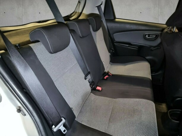 toyota-yaris-elektrisitetbensin-2016-big-10