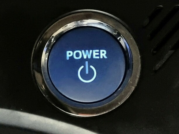 toyota-yaris-elektrisitetbensin-2016-big-23