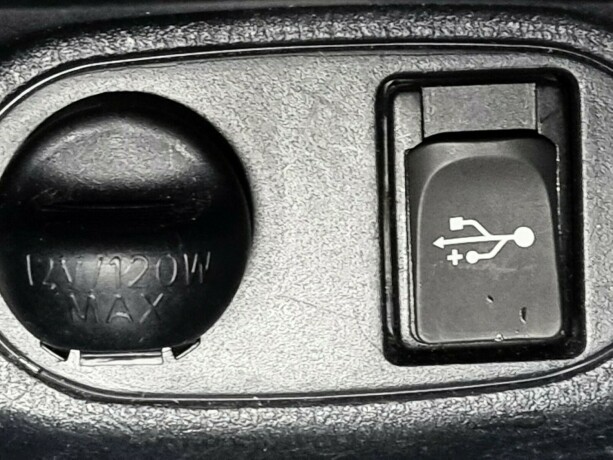 toyota-yaris-elektrisitetbensin-2016-big-24