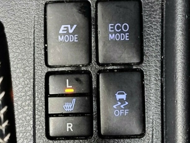 toyota-yaris-elektrisitetbensin-2016-big-25