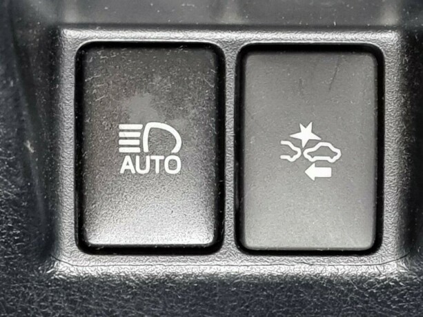 toyota-yaris-elektrisitetbensin-2016-big-22