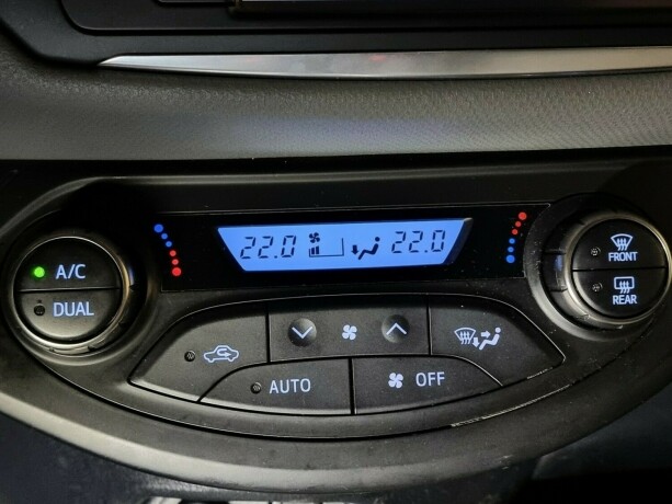 toyota-yaris-elektrisitetbensin-2016-big-17