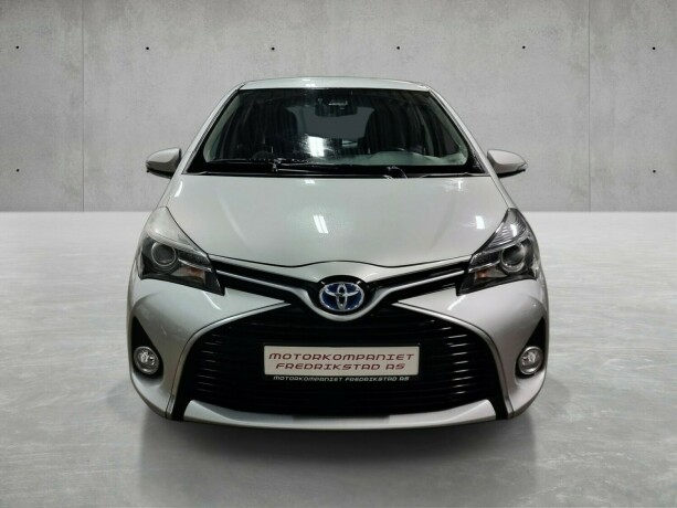 toyota-yaris-elektrisitetbensin-2016-big-3