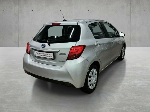 toyota-yaris-elektrisitetbensin-2016-big-6