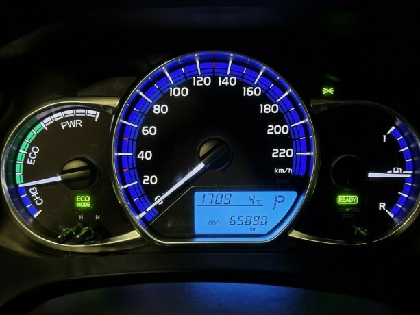 toyota-yaris-elektrisitetbensin-2016-big-11