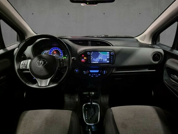 toyota-yaris-elektrisitetbensin-2016-big-7
