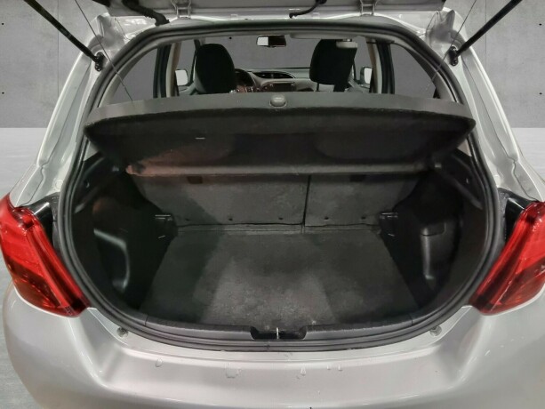 toyota-yaris-elektrisitetbensin-2016-big-26