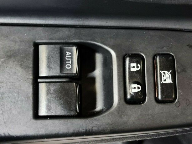 toyota-yaris-elektrisitetbensin-2016-big-20