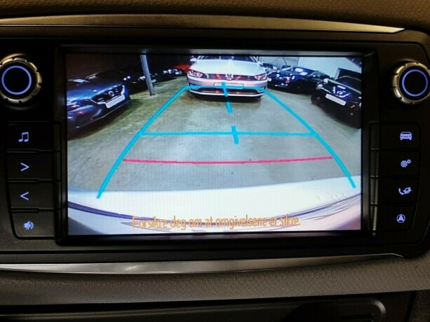 toyota-yaris-elektrisitetbensin-2016-big-13