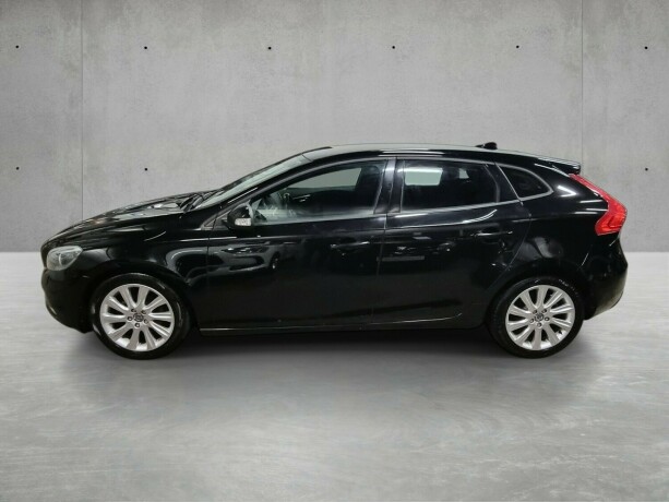 volvo-v40-diesel-2013-big-1