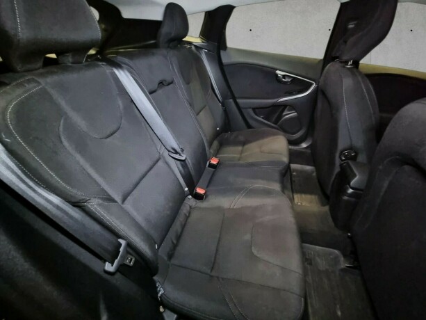 volvo-v40-diesel-2013-big-13